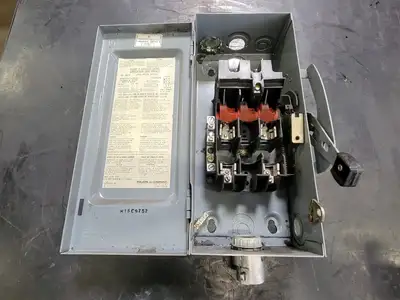 USED SQUARE D CD-222N