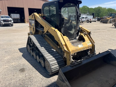 USED 2015 CAT 277D