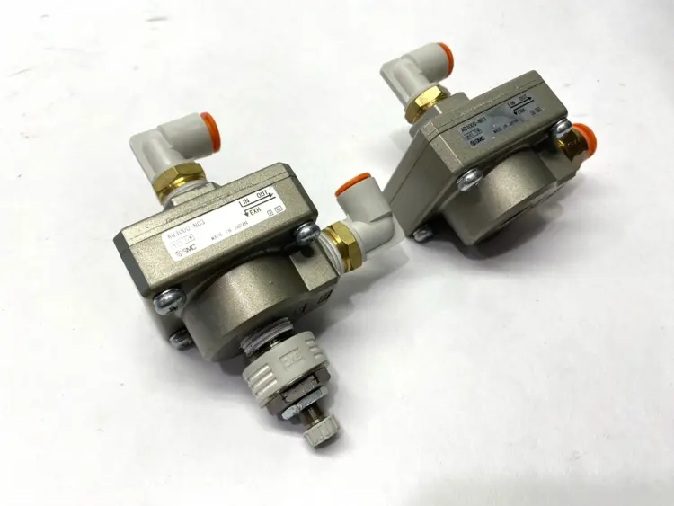 Used SMC PNEUMATIC QUICK EXHAUST VALVE 3/8" NPT LOT OF 2 Valves/Fittings | Maverick Industrial Sales #1099781