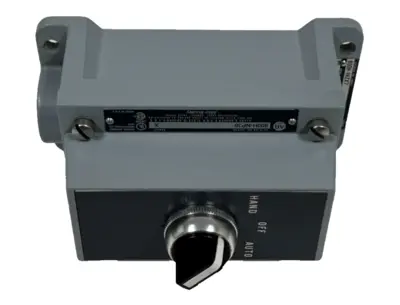 ALLEN BRADLEY 800H-R3HA7 PUSHBUTTON STATION SER. X PRE-OWNED UNUSED SURPLUS