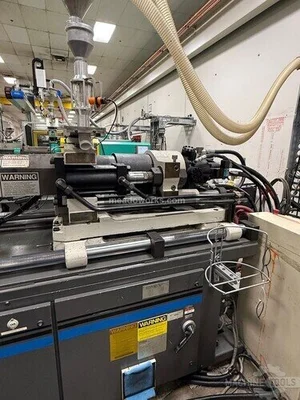 Used CINCINNATI MILACRON VT-165-11, Injection Molding Machines Illinois US | Meadoworks #1492237