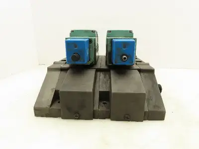 Numatics 134BB515MP00061 Directional Control Solenoid Valve Pneumatic Lot of 2