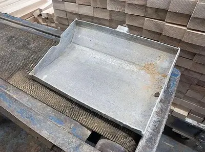 USED L&L CONVEYORIZED GLUE-SPREADER