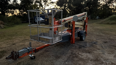 USED 2016 JLG T350