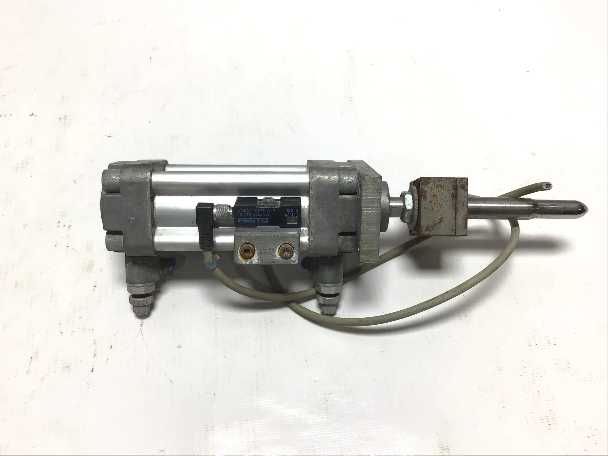 Festo NGU-32-40PPV-A Pneumatic Cylinder 12.27V 1A 27W 10bar – 145PSI Max