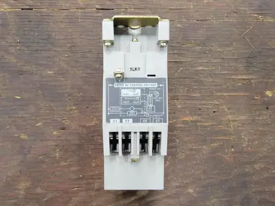 NEW ALLEN-BRADLEY 700-RTR00N000A1