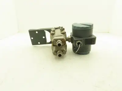 Foxboro 823DP-I3S1SL2 Differential Pressure Transmitter 12-65 VDC