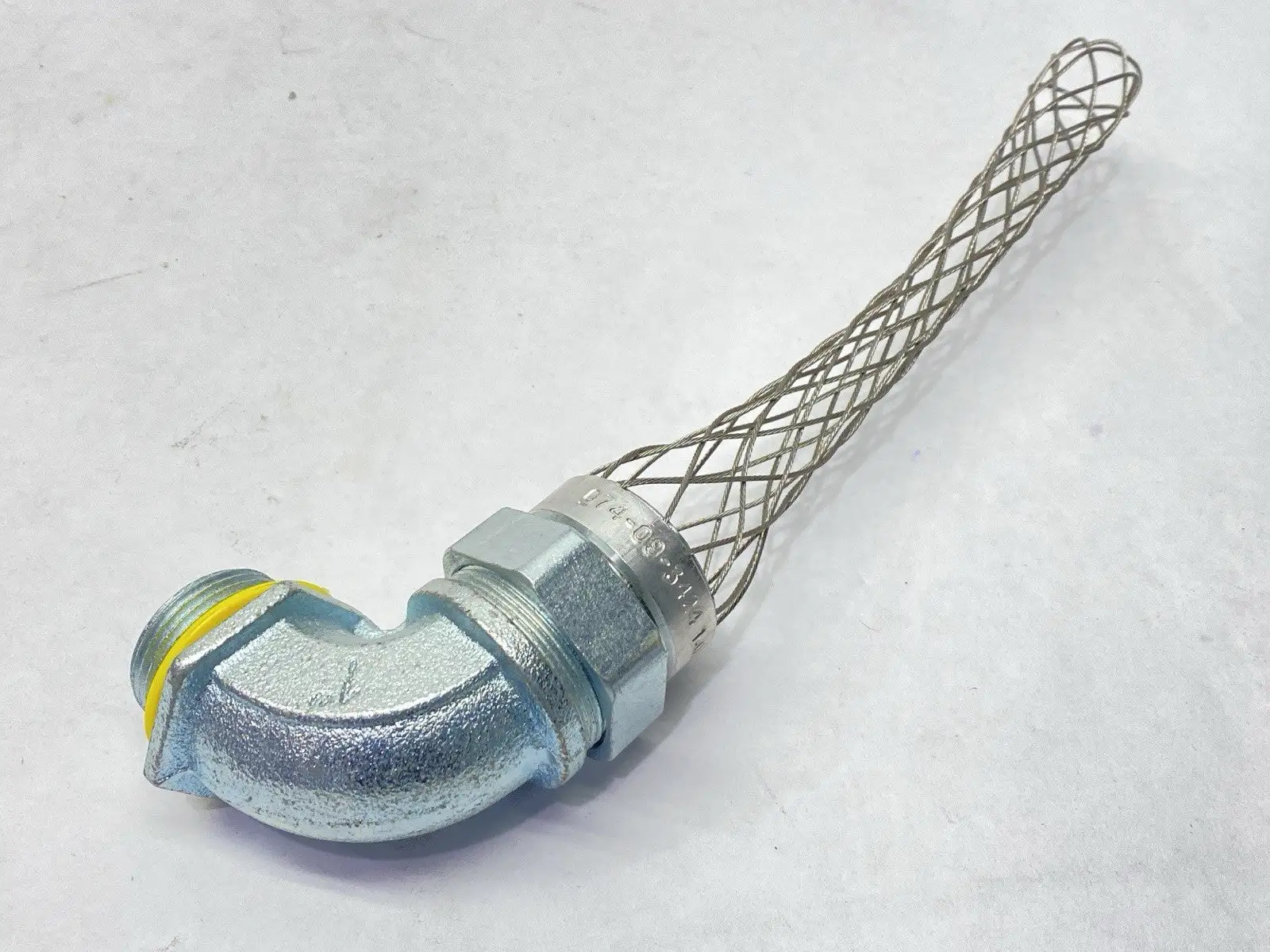 USED HUBBELL KELLEMS LIQUIDTIGHT CONDUIT WIRE GRIP 90 DEGREE 1"