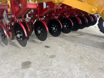 Haybuster 107C No Till Seed Drills | County Equipment Company LLC (10)