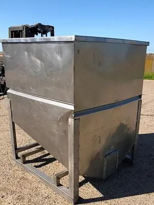 Bin, 50 CF, S/st, 48" x 48" x 64", Forklift, Slope #S743793