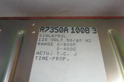 NEW HONEYWELL R7305A 1008 3 DIALATROL TEMPERATURE CONTROL R7305A10083
