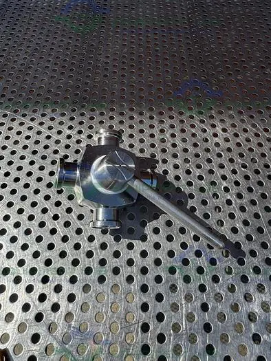 Used GE HEALTHCARE SALVI DN6 668 4-WAY 316 VALVE 18-5758-01 W/ 1/2" SANITARY FITTING Valves/Fittings California US | Equipment Lab #485778