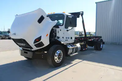New | in-Stock 2025 MACK MD6 Hooklifts & Roll-Offs Texas US | Roll Off Truck World #1491908