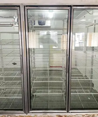 Walk in cooler with 9 glass door - great for convenience store- PRICE REDUCED