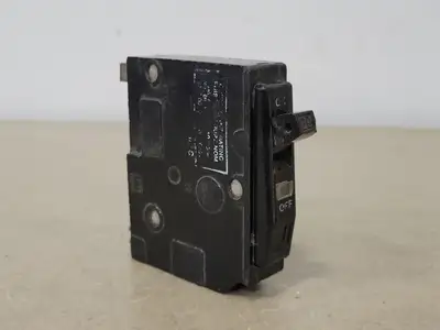 USED SQUARE D QO120