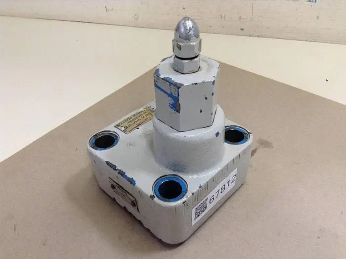 Used VICKERS C5G825S60 Valves/Fittings Michigan US | Ideal Machinery #702401