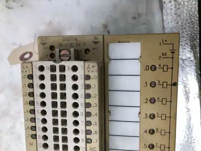 Siemens Simatic S5 6ES5 482-8MA13 Digital I/O Module w/ 441-8MA11 Digital Output