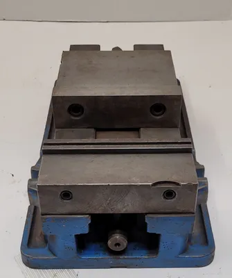 KURT D688 AngLock Vise Vises | Machinery Central (6)