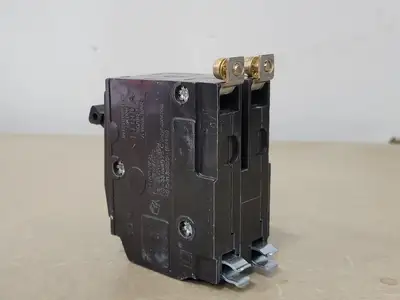 USED SQUARE D QOB240
