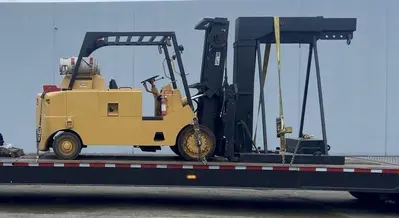30,000 LBS ROYAL MODEL #T300B LP GAS FORKLIFT & HYDRAULIC BOOM: STOCK #19586