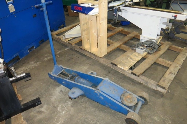 Used ARBURG FLOOR JACK Jack Lifters Massachusetts US | Hunter Plastics #789105