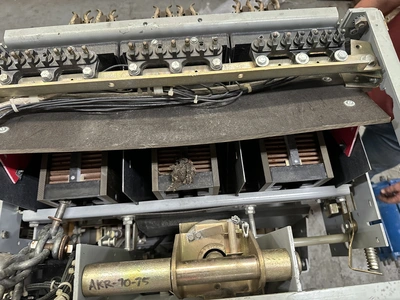 General Electric Akr-7d-75 3200 Amp, 635v, General