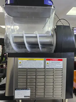 Used Bunn Used 2024 Bunn 58000.0140 Ultra NX Double 3 Gallon Slushy Machine - 120V Slushie Machines Illinois US | Falcon Restaurant Supply #1374874