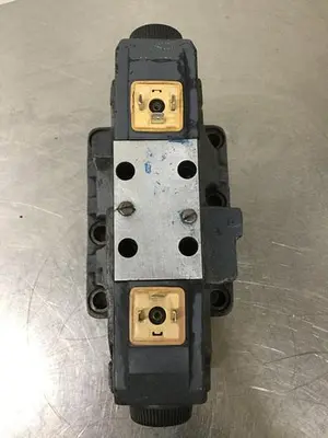USED VICKERS DG5S82CTMUHL740