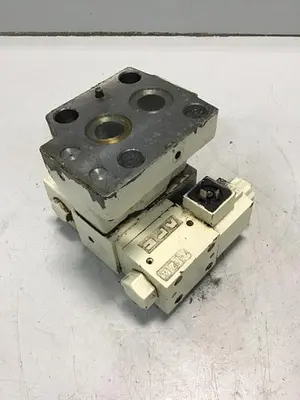 USED YUKEN DSG-01-2B2-D24-N1-50252
