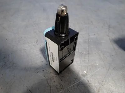 NEW SIEMENS 3SE1120BD02