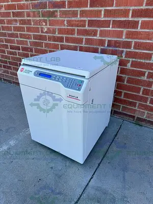 USED BECKMAN AVANTI J-E  REFRIGERATED HIGH-SPEED FLOOR CENTRIFUGE W/ JLA-9.100 ROTOR