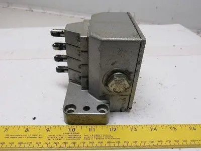 Yamatake Honeywell LDZ-5412 4 Position 125/250V AC/DC Micro Roller Plunge Switch