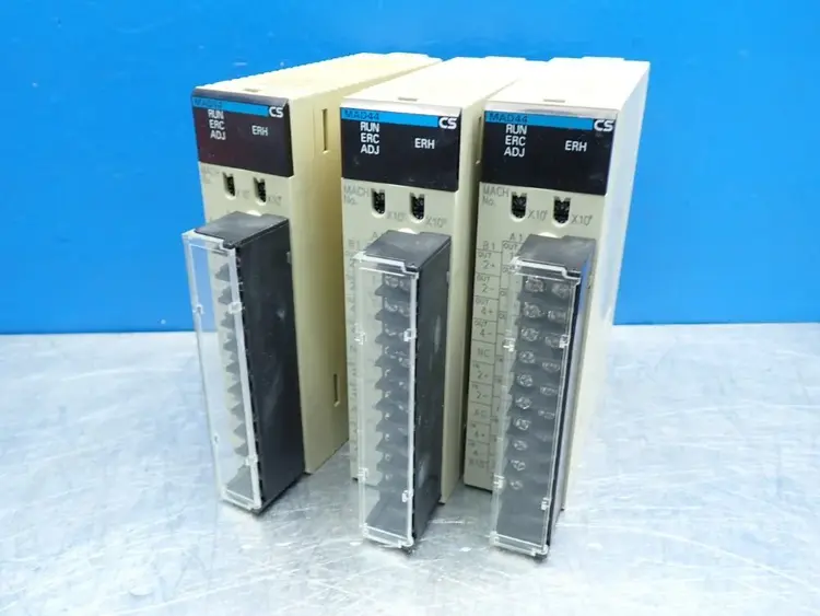 Used OMRON CS1WMAD44 Input / Output Modules | HGR 24 #747873