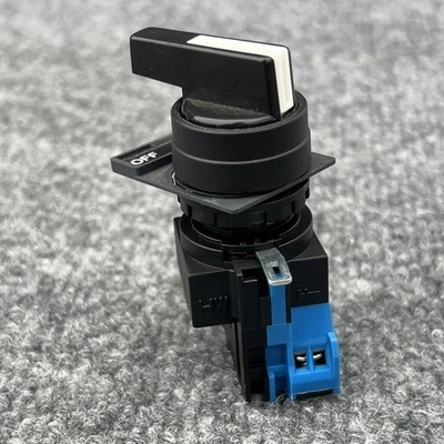 Used IDEC HW1S-2LF10 Relays & Switches California US | Davliegogo LLC #1707348