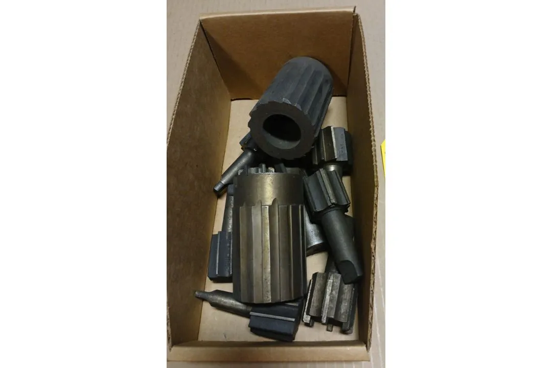 Used _UNKNOWN_ _UNKNOWN_ Milling Cutters Ohio US | Thompson Auctioneers #1547214