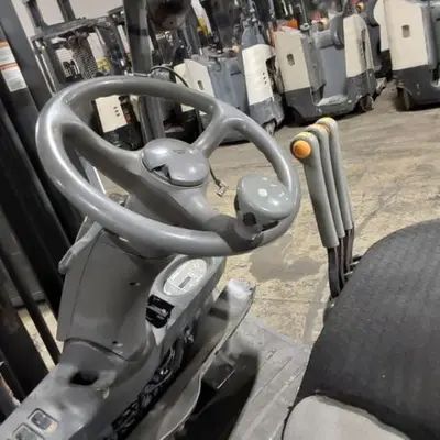 USED 2019 CROWN FC5225-60