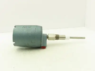 Combustion Engineering Series 8100 Level Controller 115VAC With 7" Probe 1" NPT