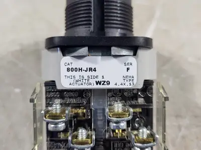 NEW ALLEN-BRADLEY 800H-JR4