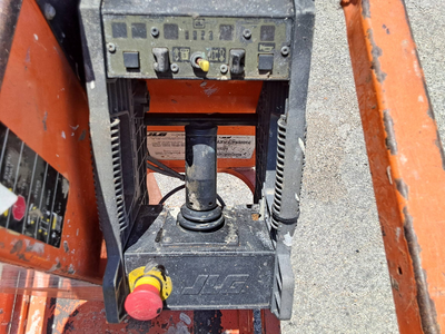 USED 2015 JLG 1230ES