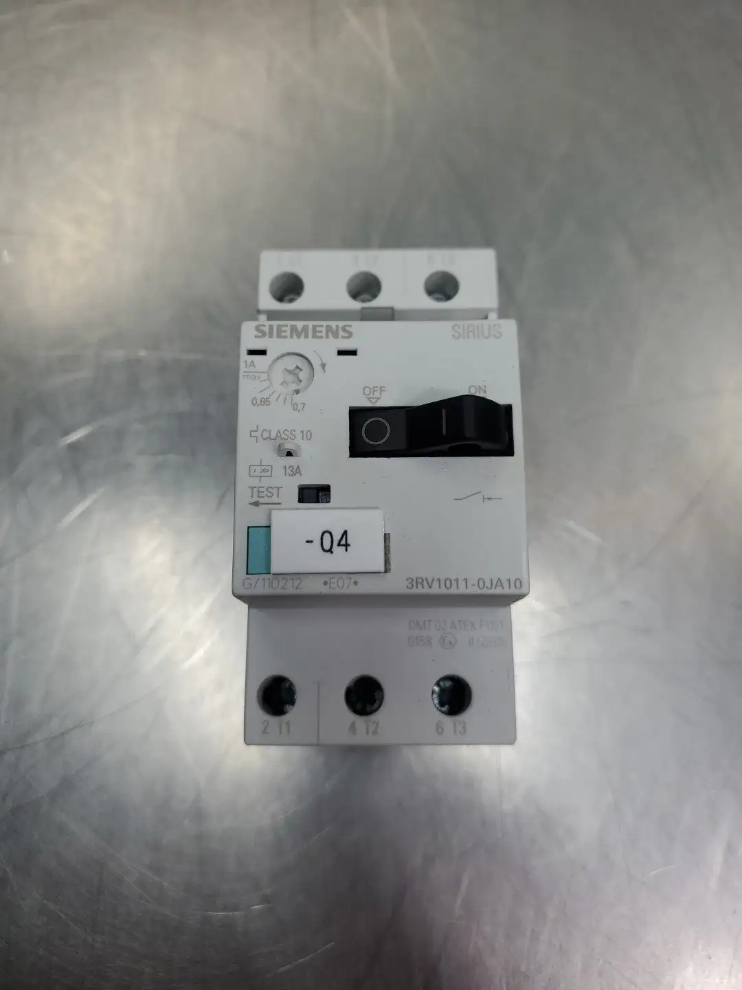 USED Siemens 3RV1011-0JA10 SIRIUS Circuit Breaker
