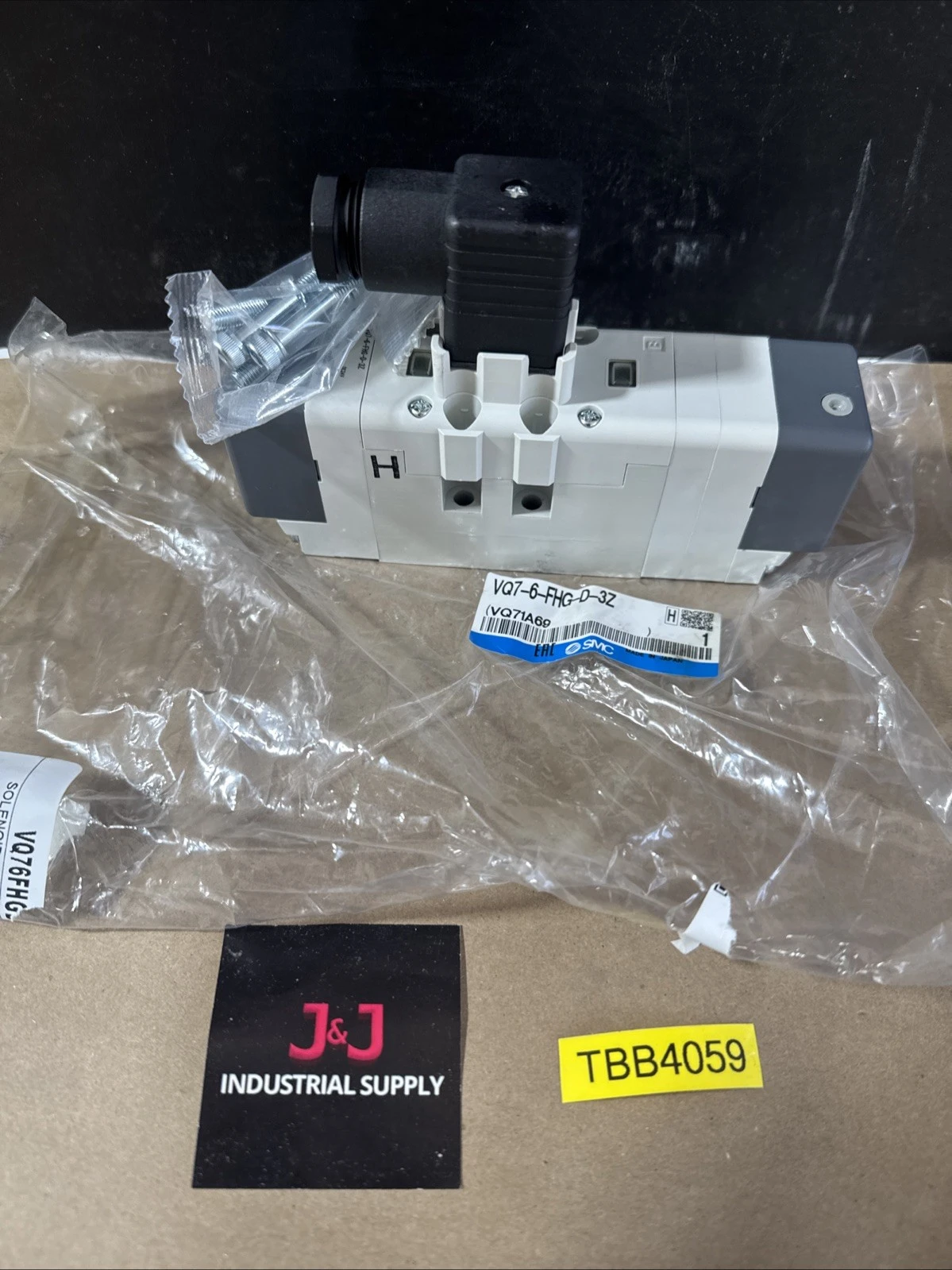 NEW SMC VQ7-6-FHG-D-3Z