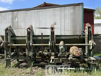 Tilt Hoist