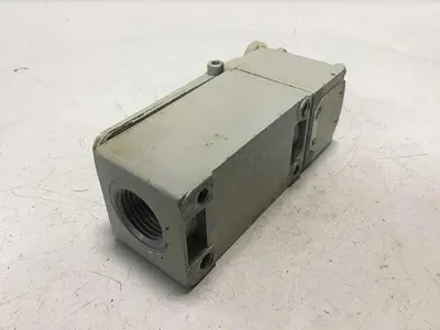 USED TELEMECANIQUE C2JK05