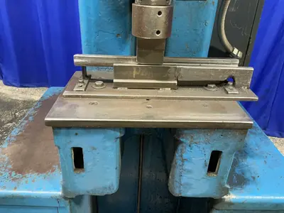 Used DENISON ENGINEERING CO. MC01FA11S01A01 Hydraulic Presses Ohio US | HGR 24 #1457524