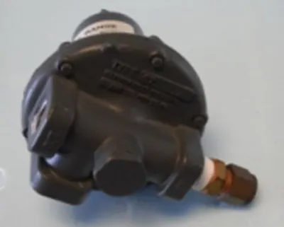 Used Fisher 25-500 Air Pressure Regulators Texas US | Bamko Surplus Process Equipment #933756