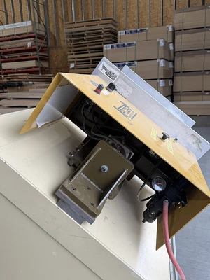 USED 2004 RITTER R875
