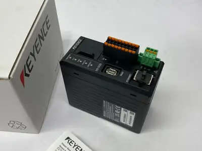 USED KEYENCE COMPACT MODEL SENSOR AMPLIFIER STANDARD/SORTING MODE
