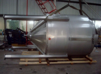 2500 L S/S Zero Pressure Jktd Enc Tank