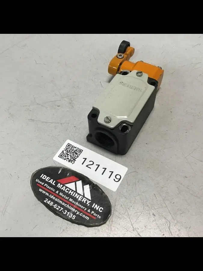 USED SIEMENS 3SE3 120-1J-ZX