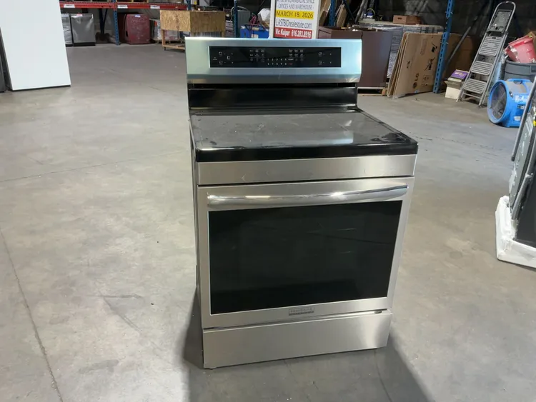 Used FRIGIDAIRE GALLERY GCRI3060BFB Commercial Ranges Michigan US | Miedema Asset Management Group #1321962